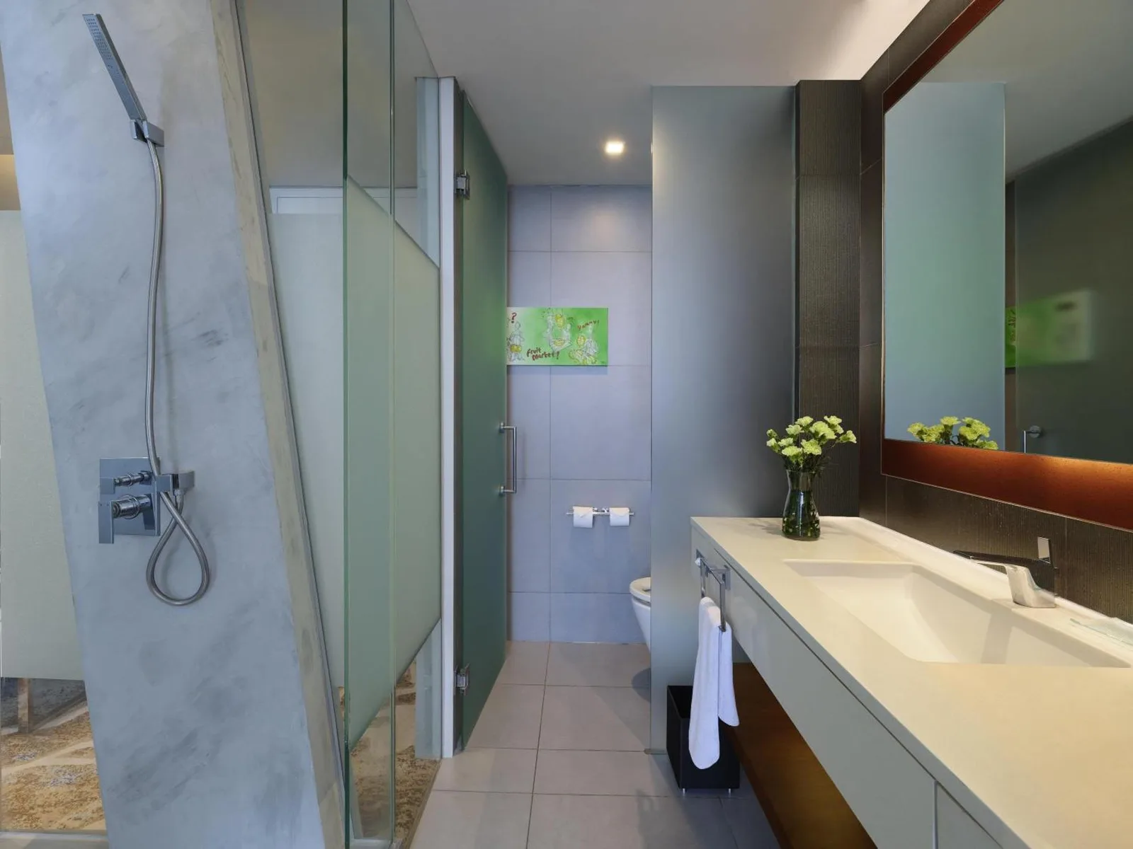 Salle de bain moderne au Pullman Jakarta Central Park