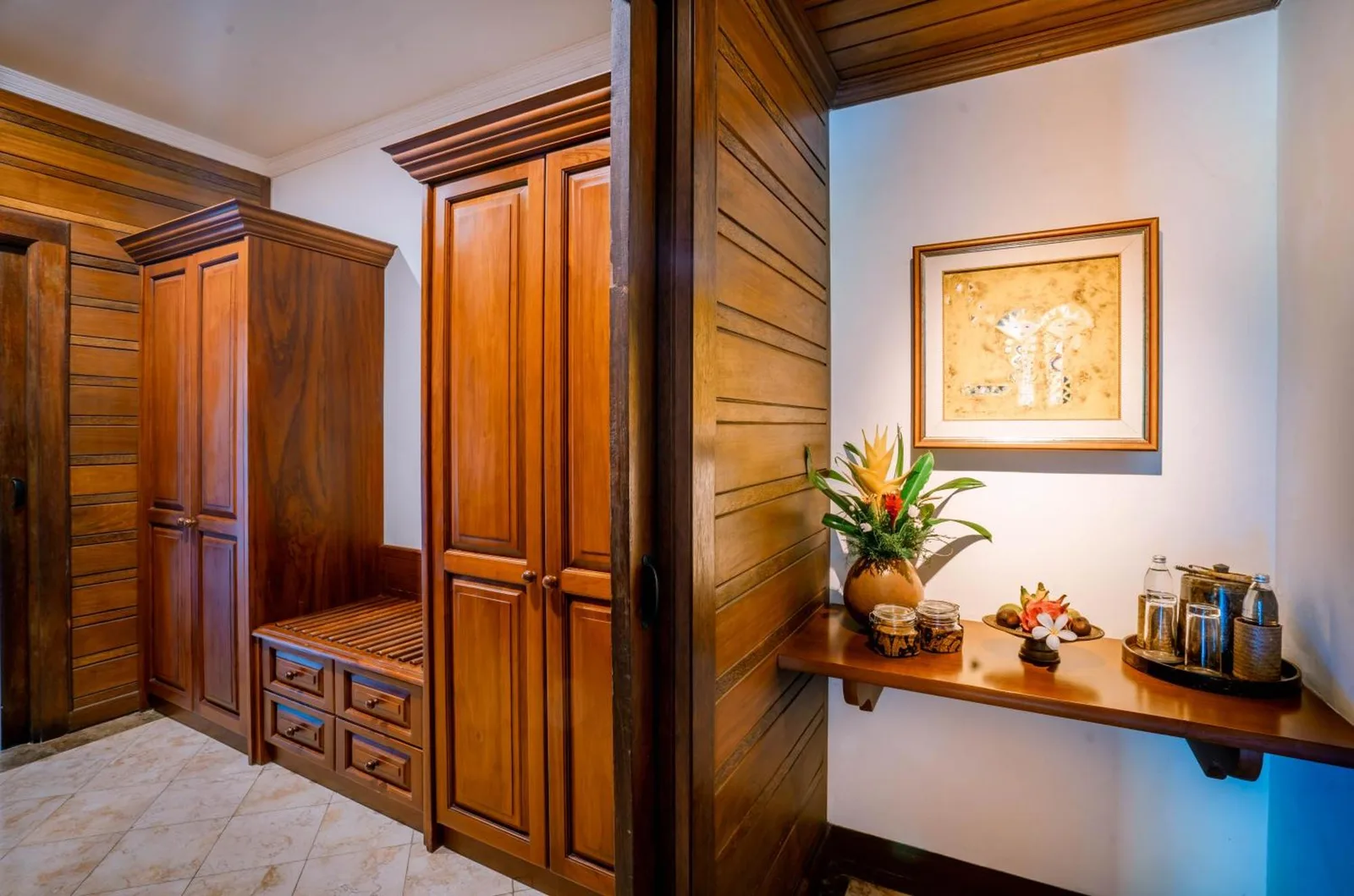 Kleiderbereich im Puri Wulandari A Boutique Resort & Spa