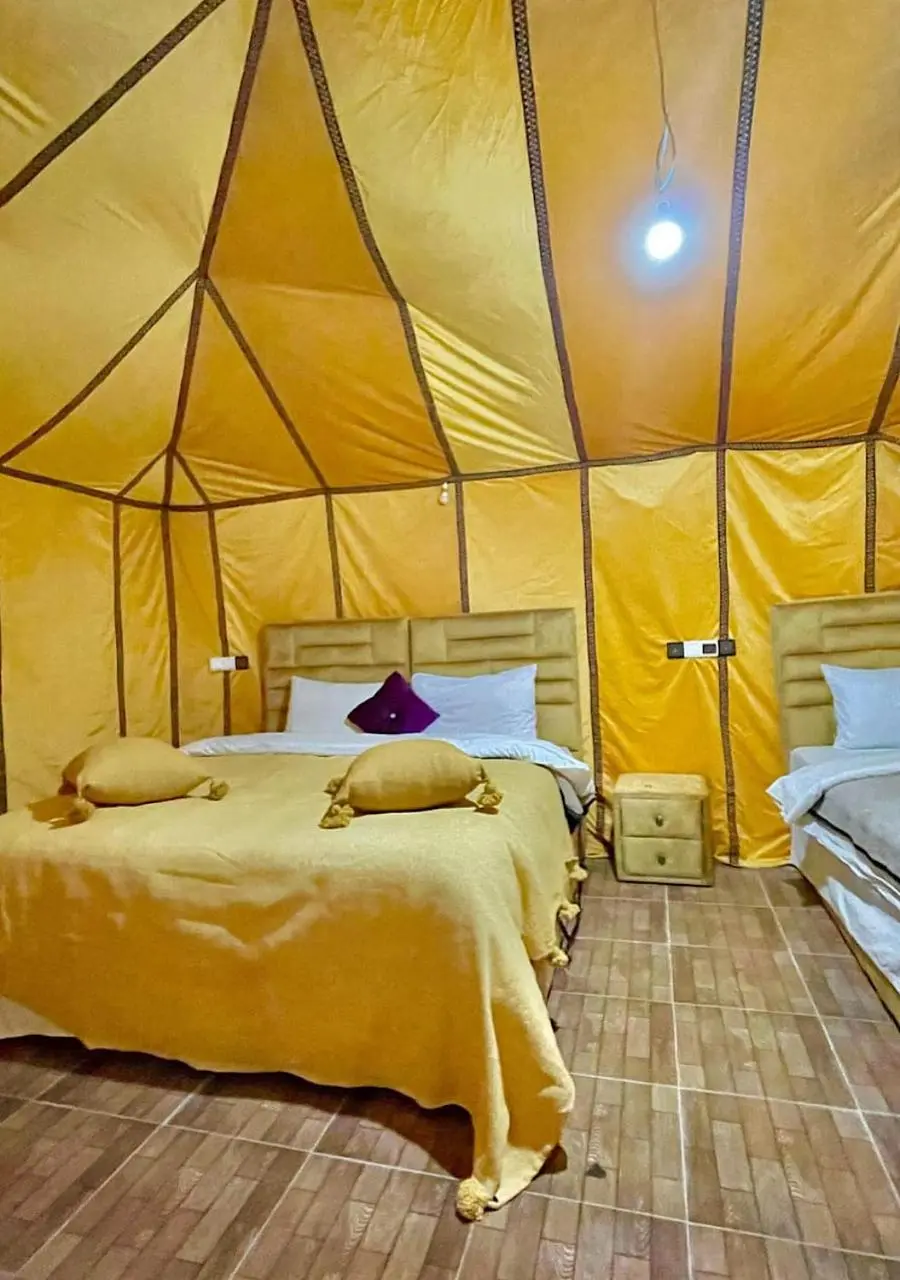 Campamento desértico de lujo tranquilo en Merzouga alojamientos en tiendas alegres