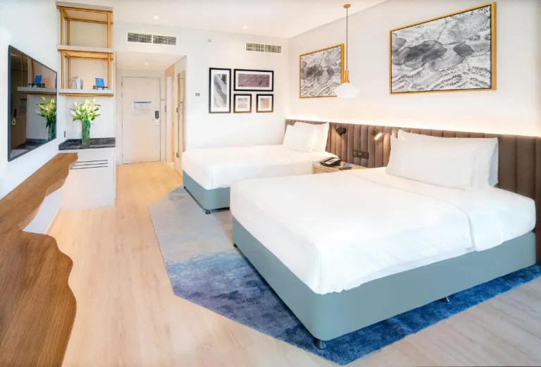 Chambre d'hôtel moderne au Radisson Blu Hotel & Resort, Abu Dhabi Corniche