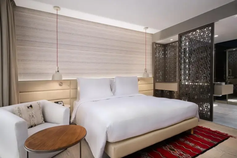 Habitación con cama king en Radisson Blu Marrakech, Carré Eden