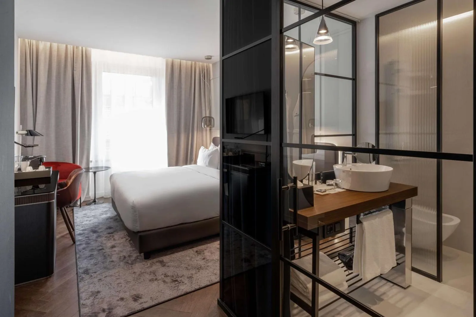 vista del baño de Radisson Collection Hotel, Santa Sofia Milan