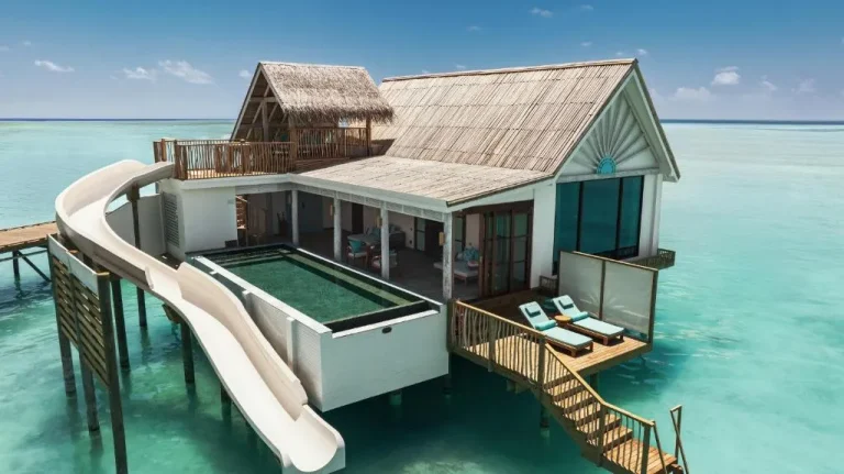 Villa avec toboggan à RAH GILI Maldives