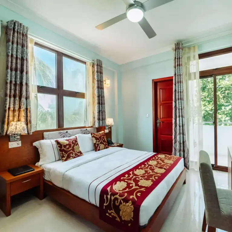 Rekidhiye Inn Bright Room
