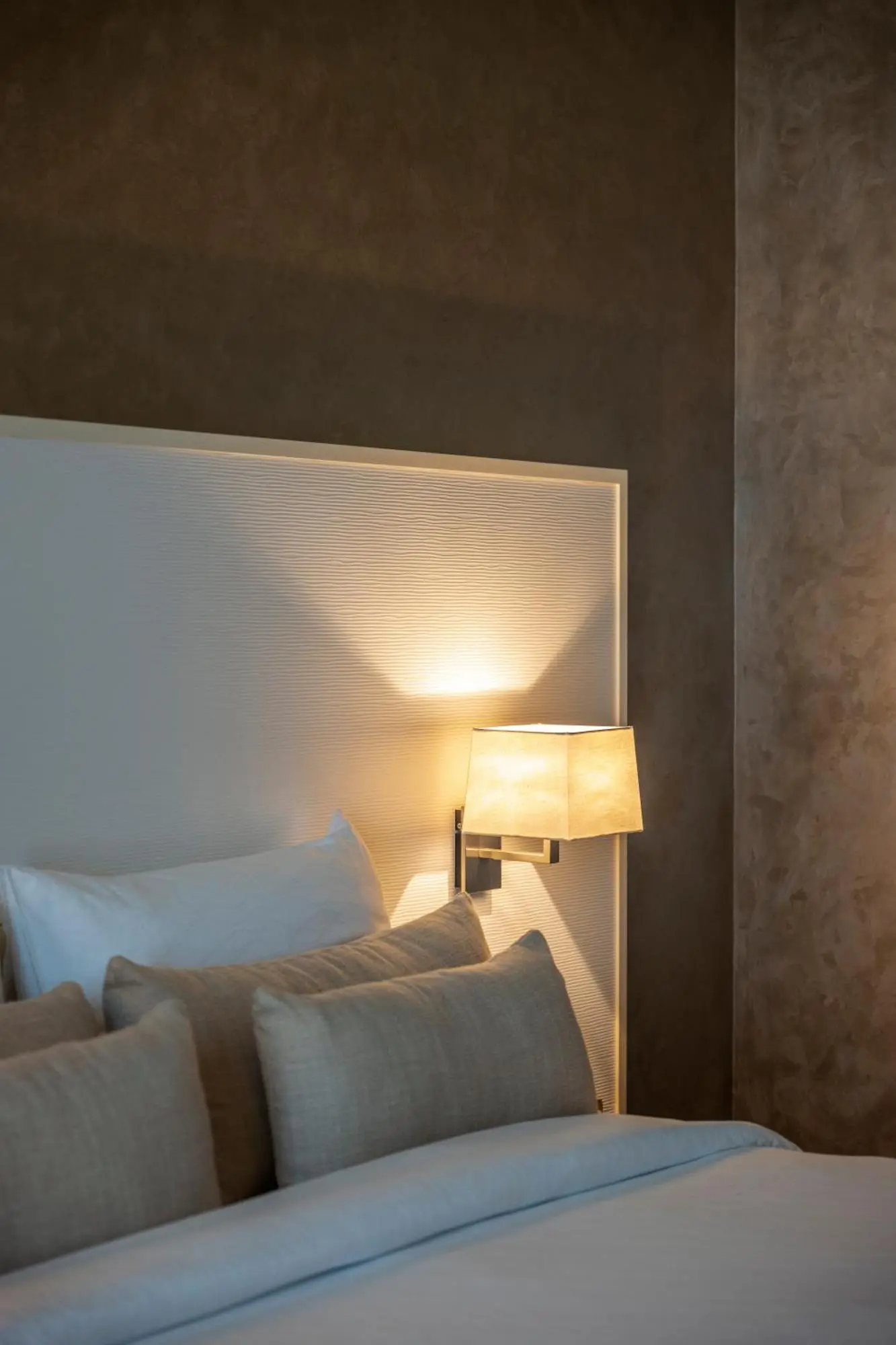Lámpara de noche en Remal Hotel & Villas Al Dhannah City