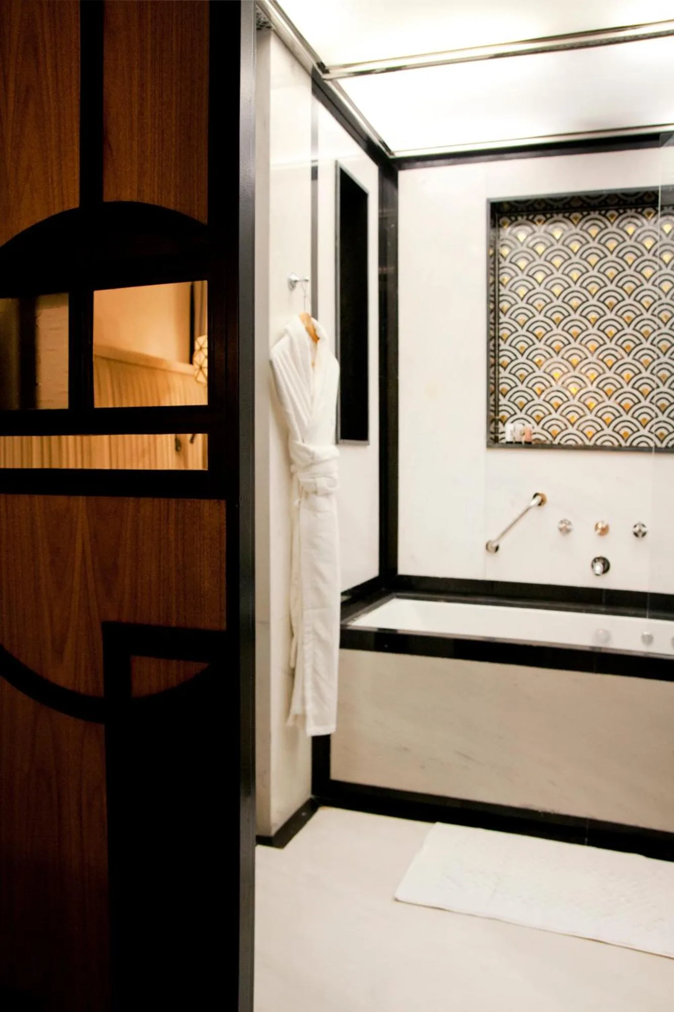 Salle de bains moderne au Riad Dar Saba
