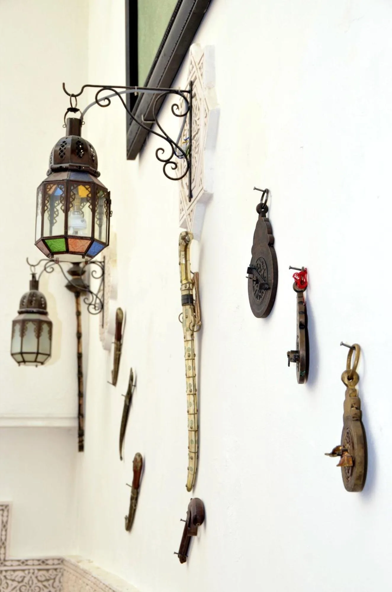 riad-dar-tahri-spa-wall-decorations-morocco-fes