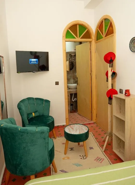 Riad KASBAH seating area with TV