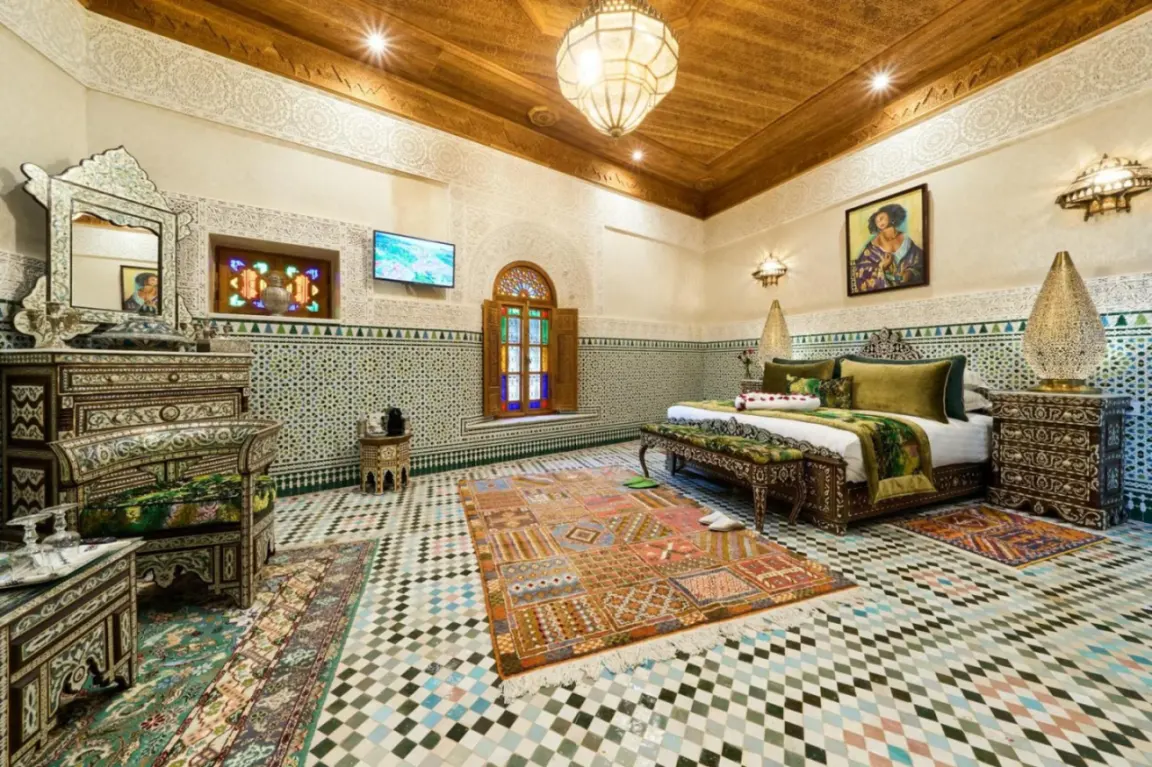 Geräumige Suite im Riad May Fes Original & Spa mit einzigartigem Dekor