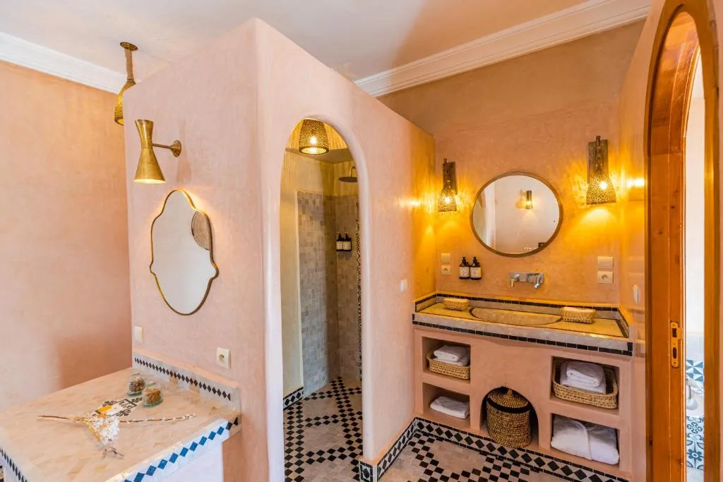 Riad Villa Amood bathroom facilities