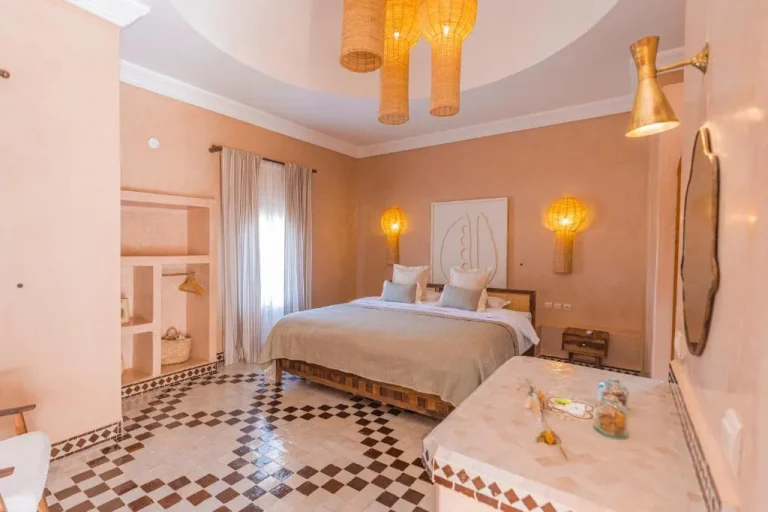 Riad Villa Amood deluxe room interior