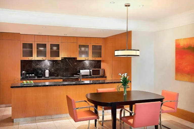 Ritz Carlton Residences DIFC Downtown Dubai Moderne Küche