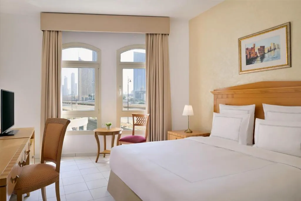 Gemütliches Schlafzimmer in Roda Al Murooj Residences