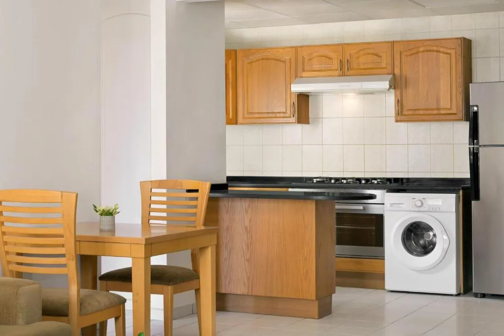 Küchenbereich in den Roda Al Murooj Residences