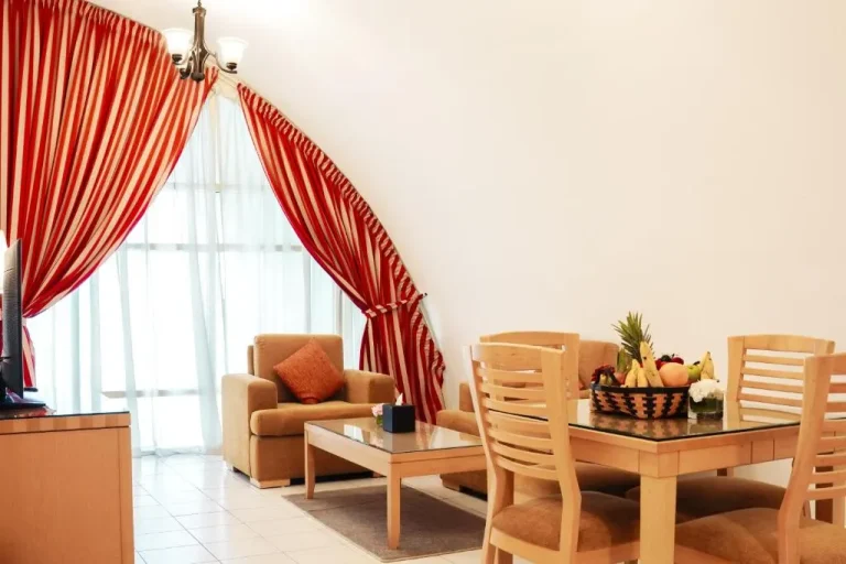 Wohnzimmergestaltung im Roda Al Murooj Residences