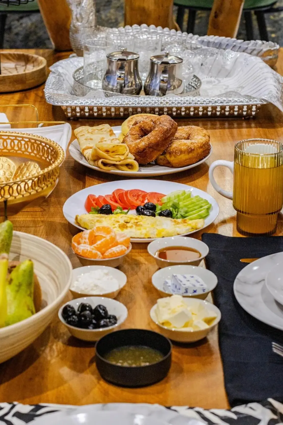 Buffet du petit-déjeuner au Rooftop Penthouse at Dynasty Estate Casablanca