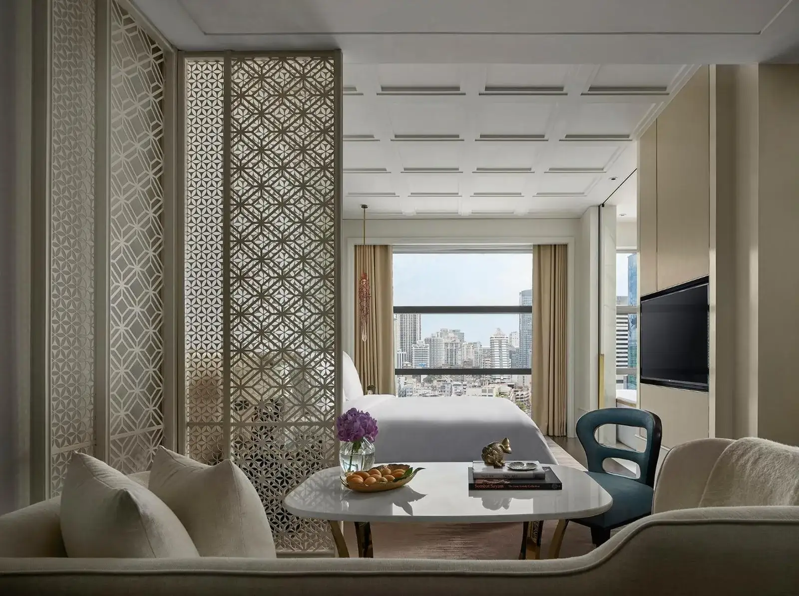 Suite spacieuse au Rosewood Bangkok