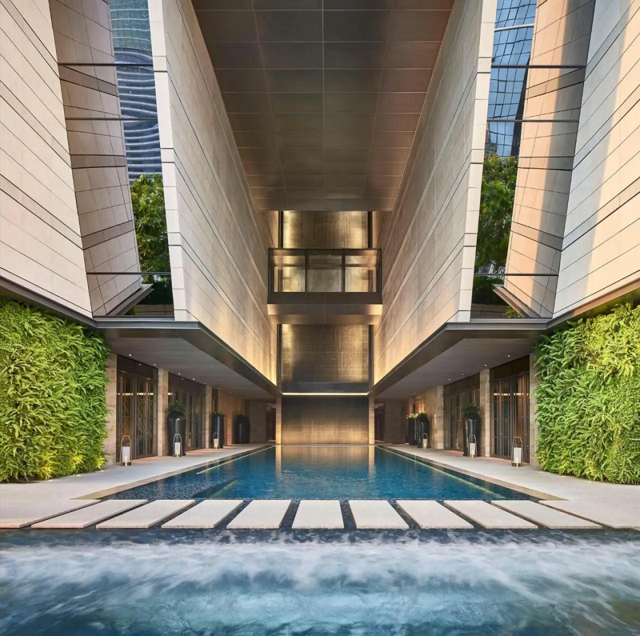 Zone de la piscine du Rosewood Bangkok