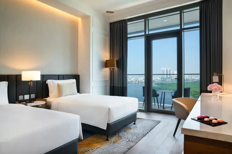 Twin room at Rotana Ras Al Khaimah - The Mangroves