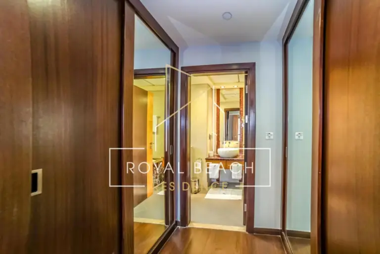 Pasillo en Royal Beach Residence en Dubái
