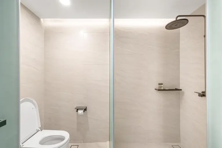 Royal Cliff Grand Hotel Pattaya shower area design
