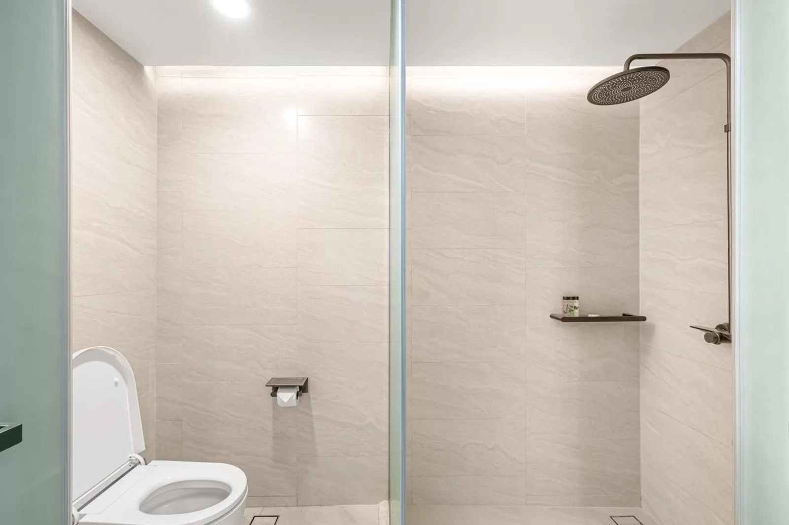Royal Cliff Grand Hotel Pattaya shower area design