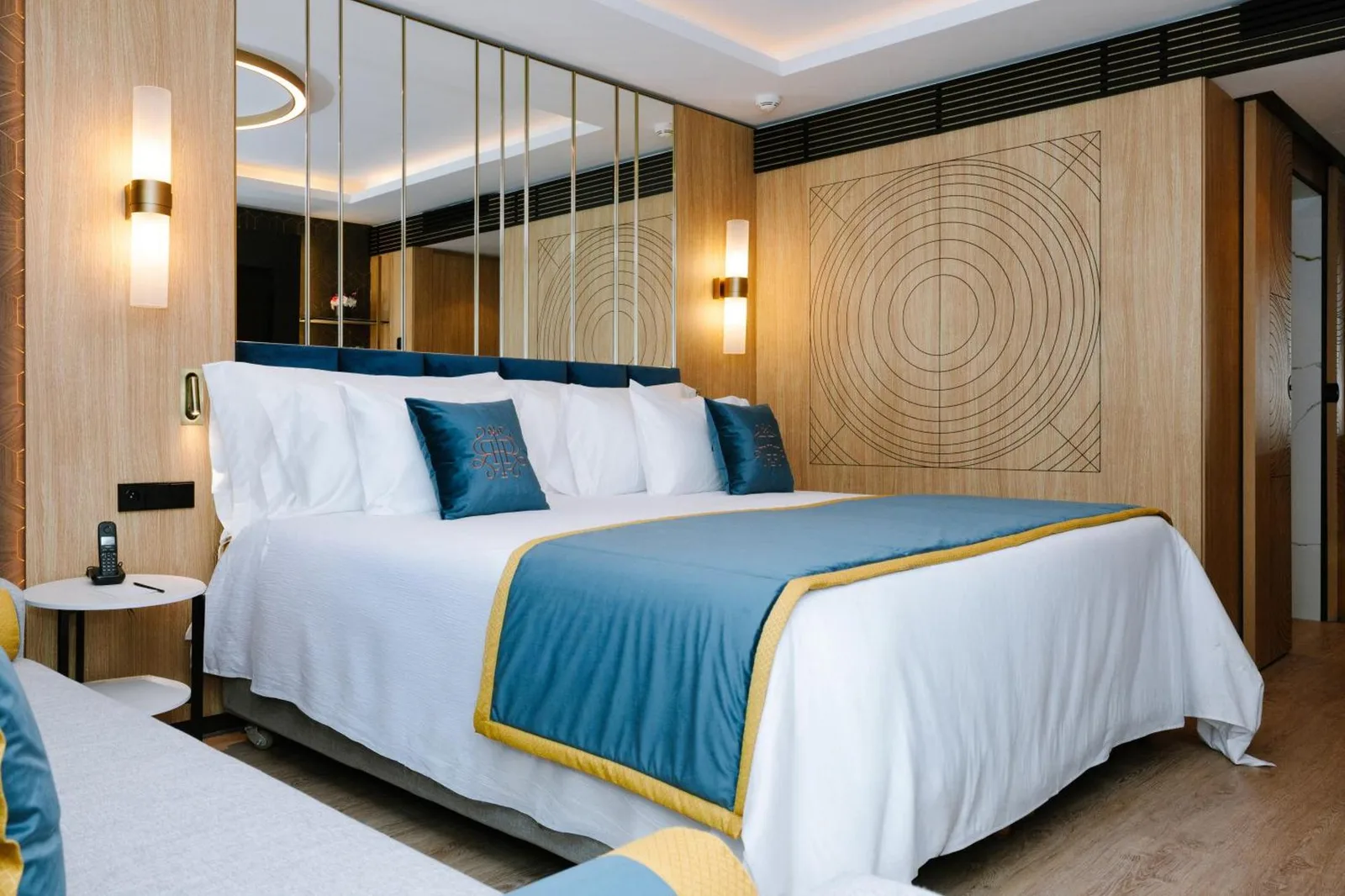 Chambre élégante au Royal Hideaway Casablanca avec décoration design