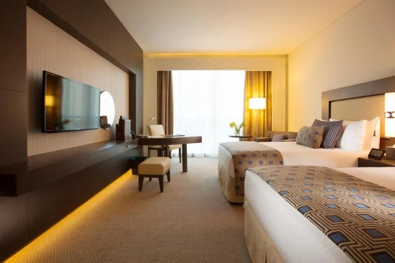 King room at Royal M Hotel Fujairah by Gewan