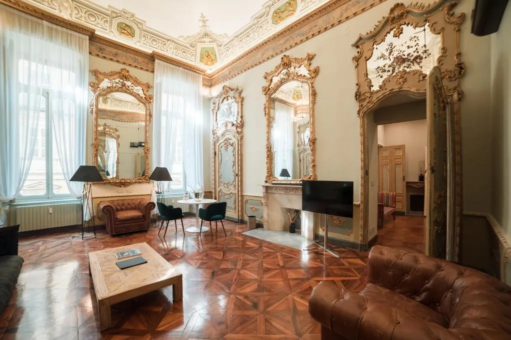 Royal Palace Hotel elegant suite in Turin