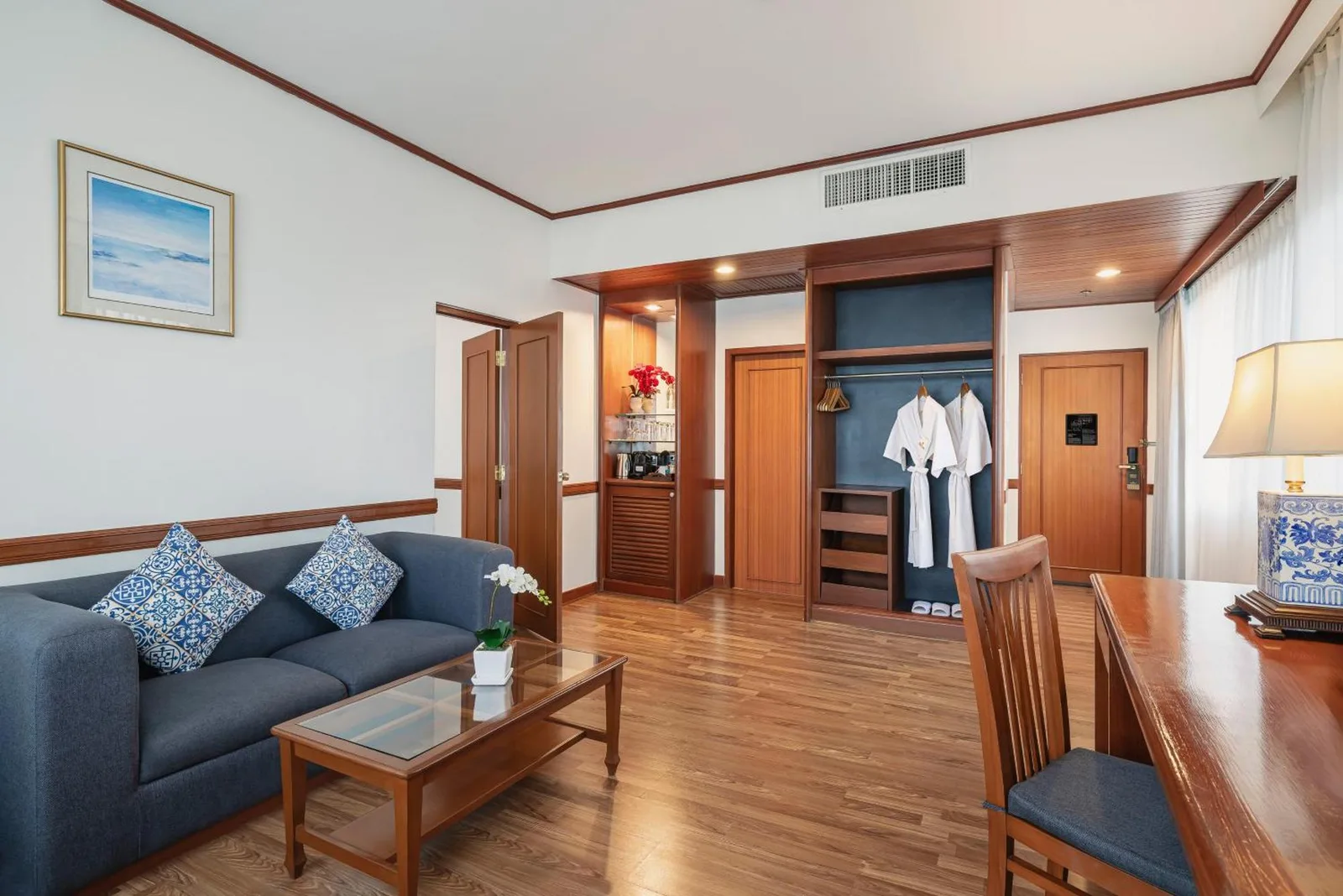Wesentliche Ausstattung in einer Suite im Royal Phuket City Hotel