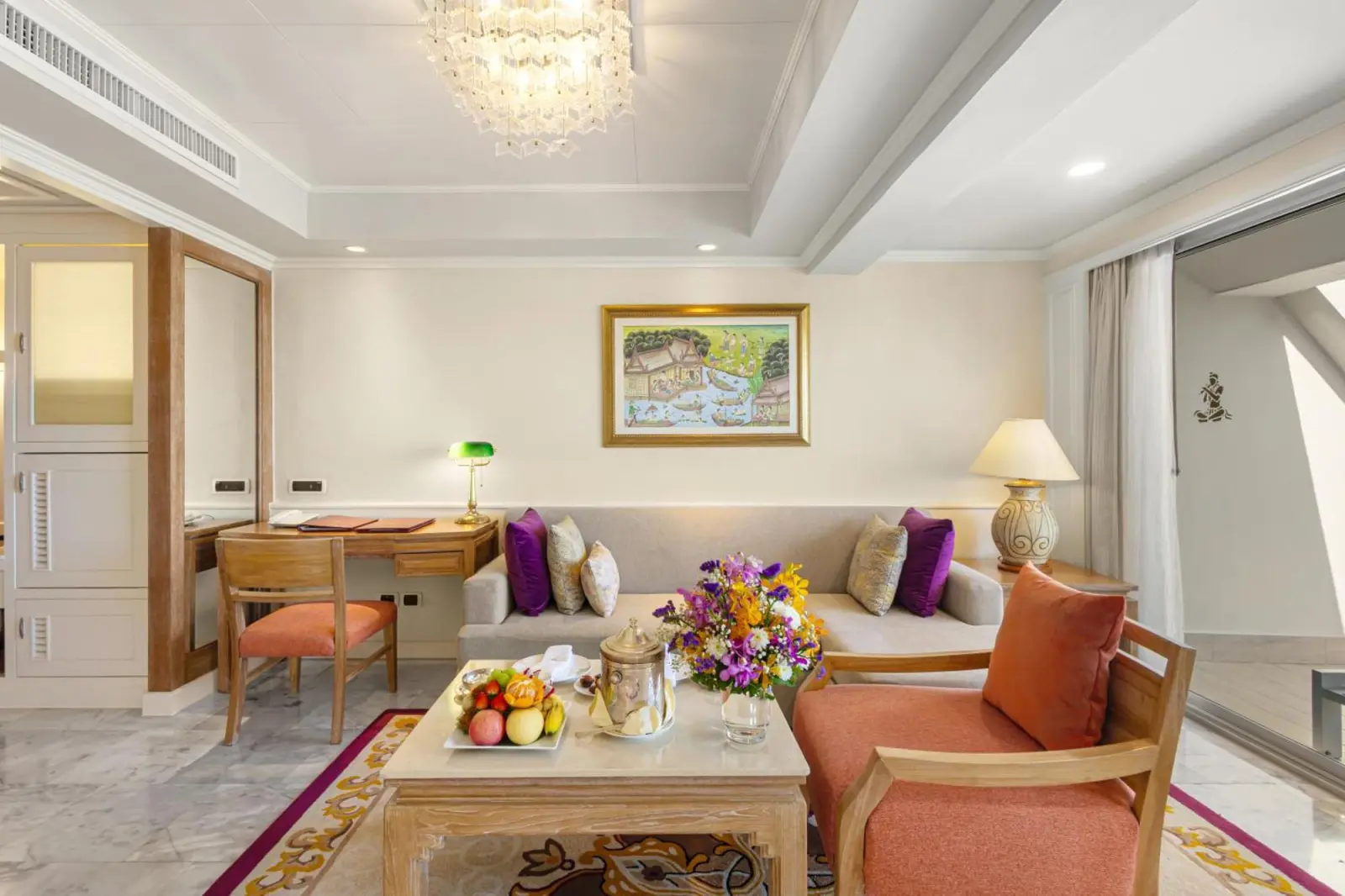 Rincón acogedor en el área de estar en Royal Wing Suites & Spa Pattaya