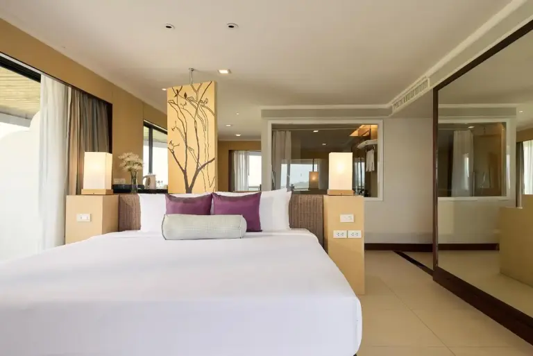 Chambre élégante avec décor moderne au Rua Rasada Hotel