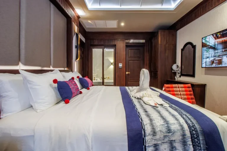 Deluxe Schlafzimmer im S48 River Ping mit modernen Annehmlichkeiten in Chiang Mai