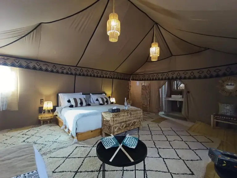 Luxuriöse Zelt-Suite im Sahara Classic Luxury Camp