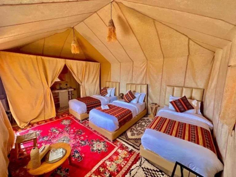 Chambre familiale au Sahara Crown Luxury Camp