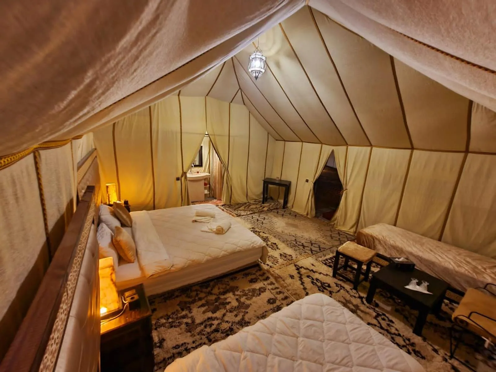 Sahara Luxury Camp - Chambre spacieuse sous tente