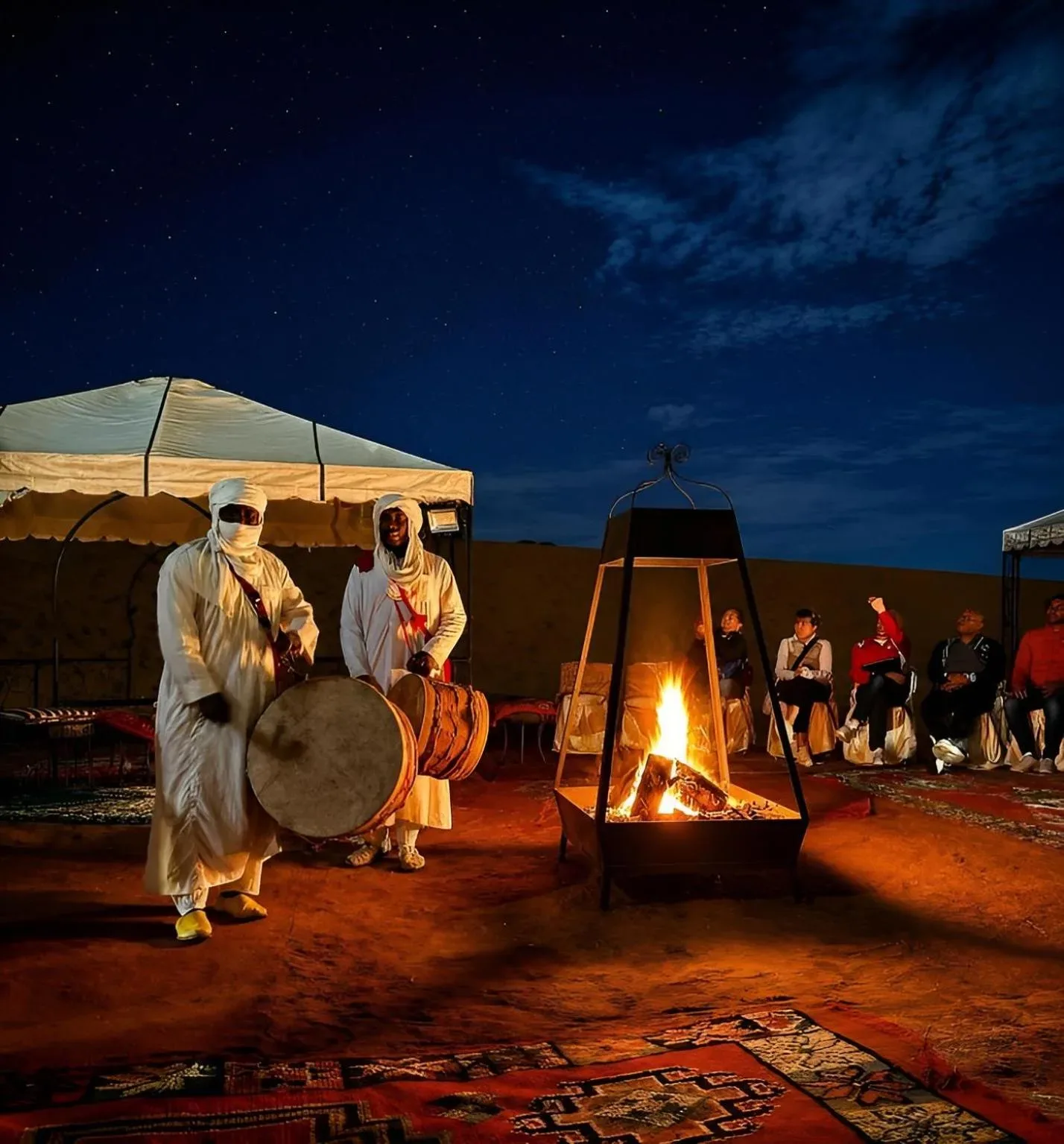 Spectacle culturel au Sahara Nights Luxury Camp à Merzouga