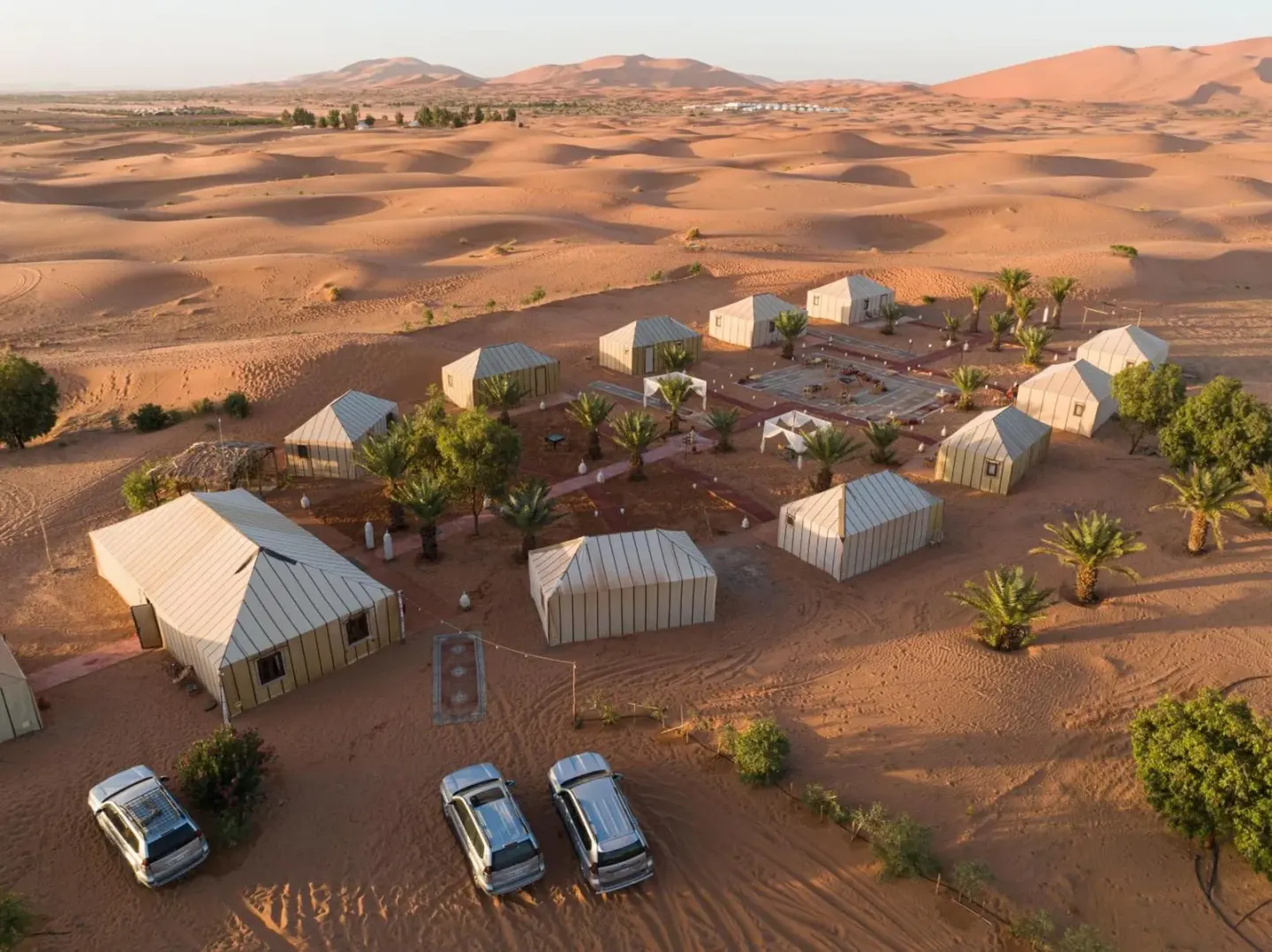 Luftaufnahme von Sahara Oasis Camp in Merzouga