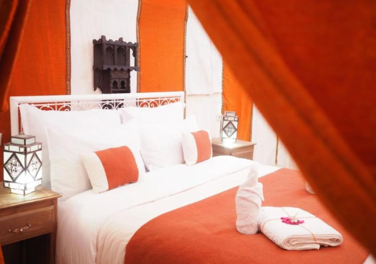 Intime Zimmeratmosphäre im Sahara Oasis Camp
