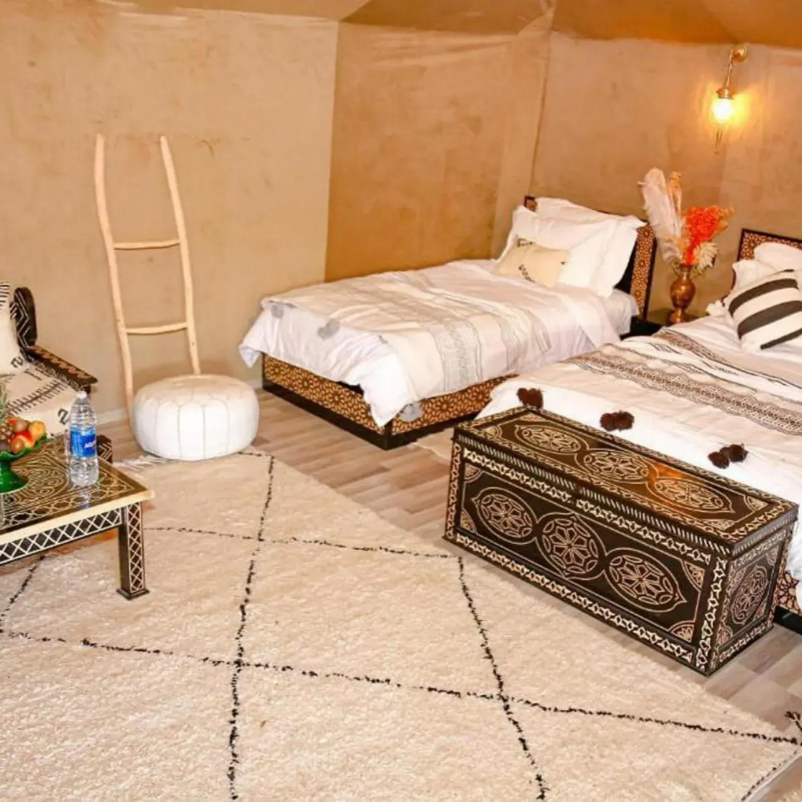 Zelt im Wüstenstil im Sahara Starlight Luxury Camp
