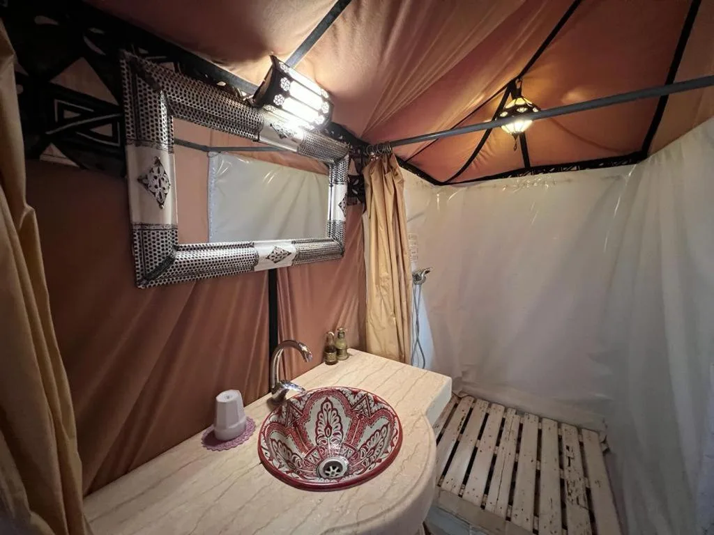 Distribución de habitación twin en Sahara Zen Luxury Camp