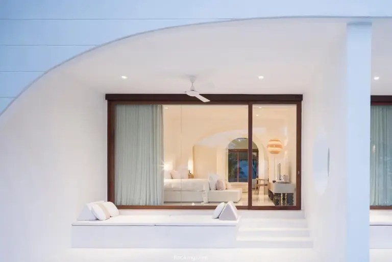 Suite Exterior