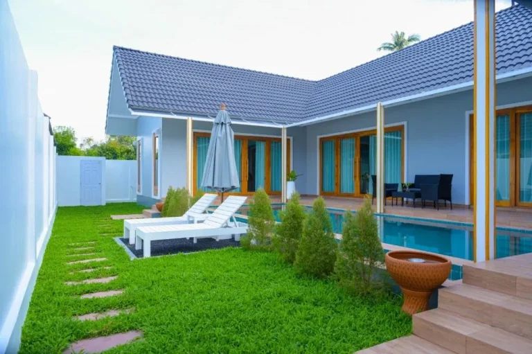 Poolside view at Samui Tropical Pool Villas