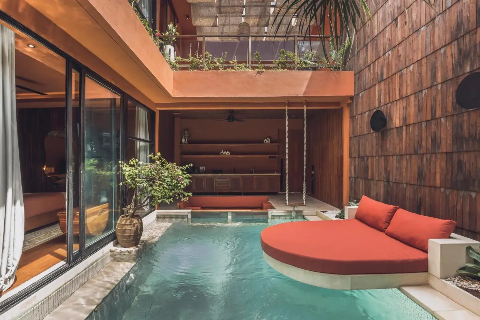 Sana Vie Villa Seminyak relaxing poolside