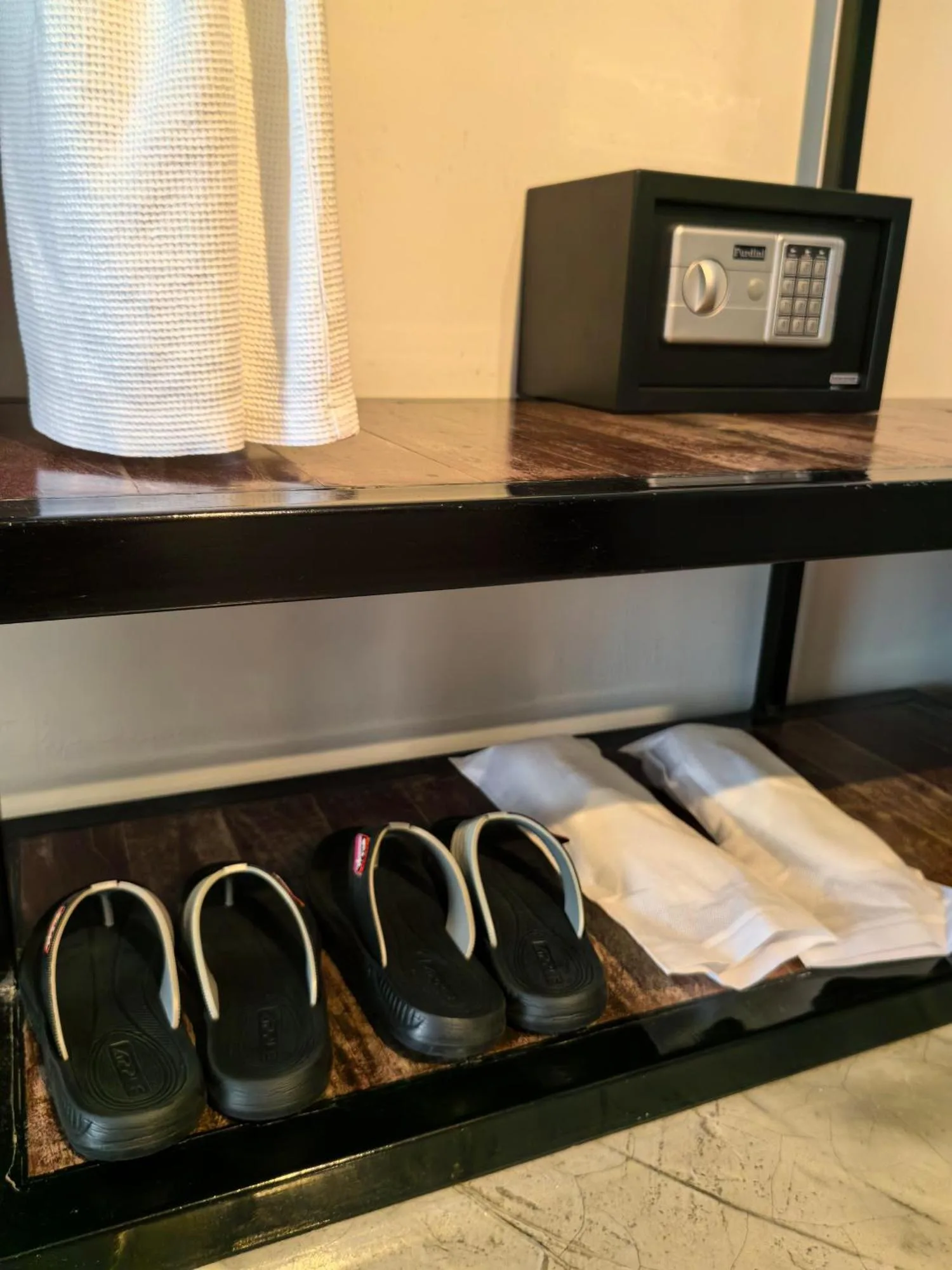 Wardrobe and safe at Sannot Riverside Boutique Hotel in Chiang Mai
