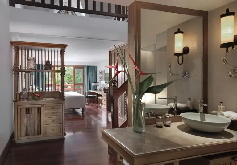 Área de baño elegante en Santiburi Koh Samui