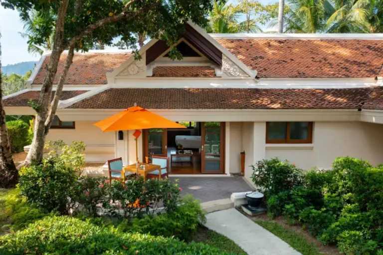 Vista exterior de una villa en Santiburi Koh Samui
