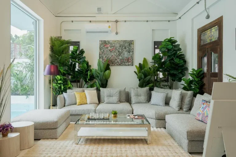 Sala de estar en Santitham Pool Villa en Chiang Mai