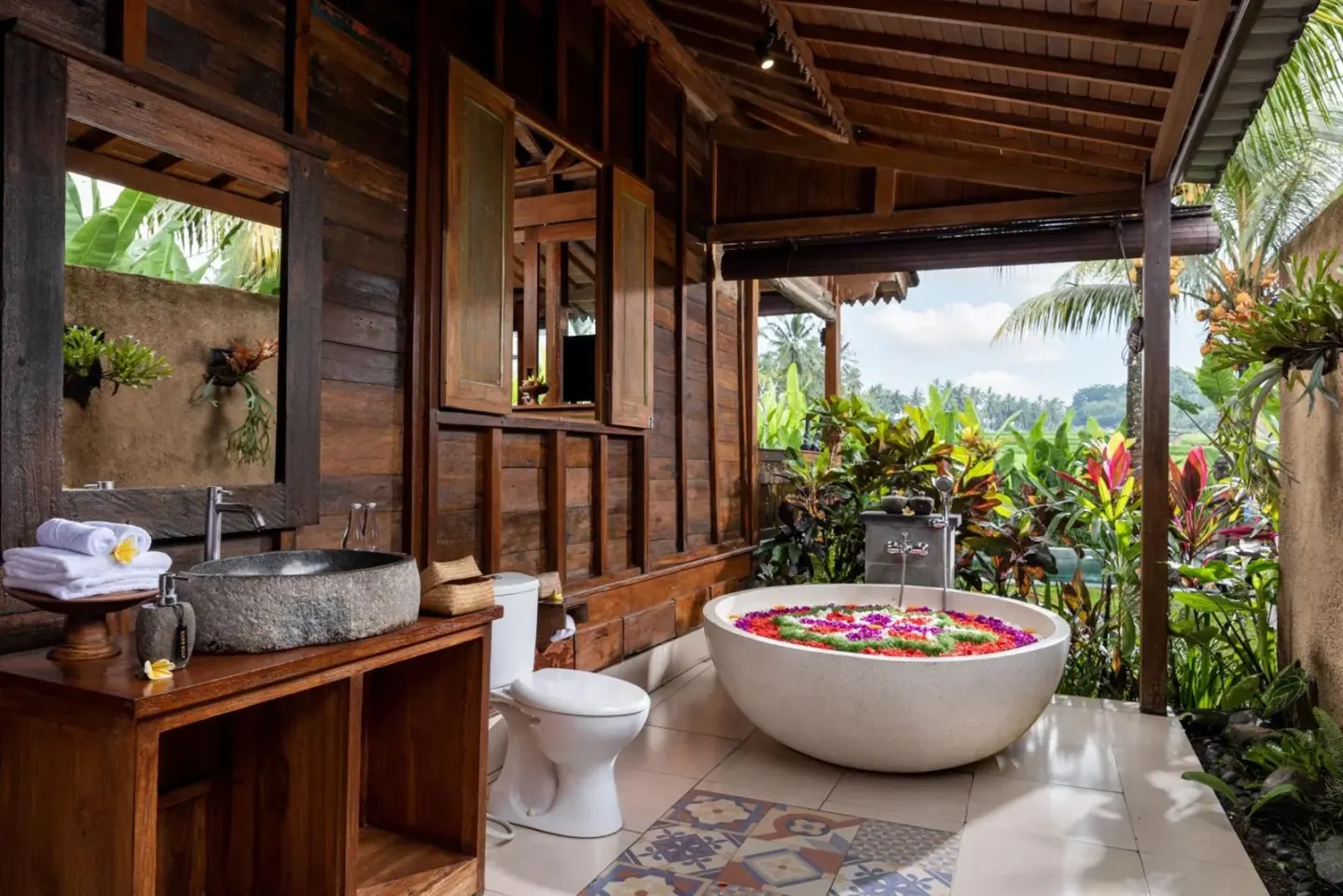 Luxuriöses Badezimmer bei Santris Villas in Ubud