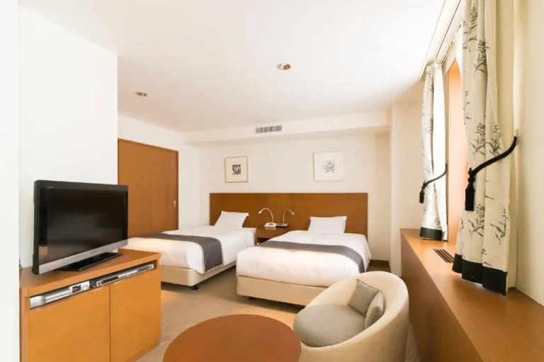 Sapporo Park Hotel modern twin room with furniture